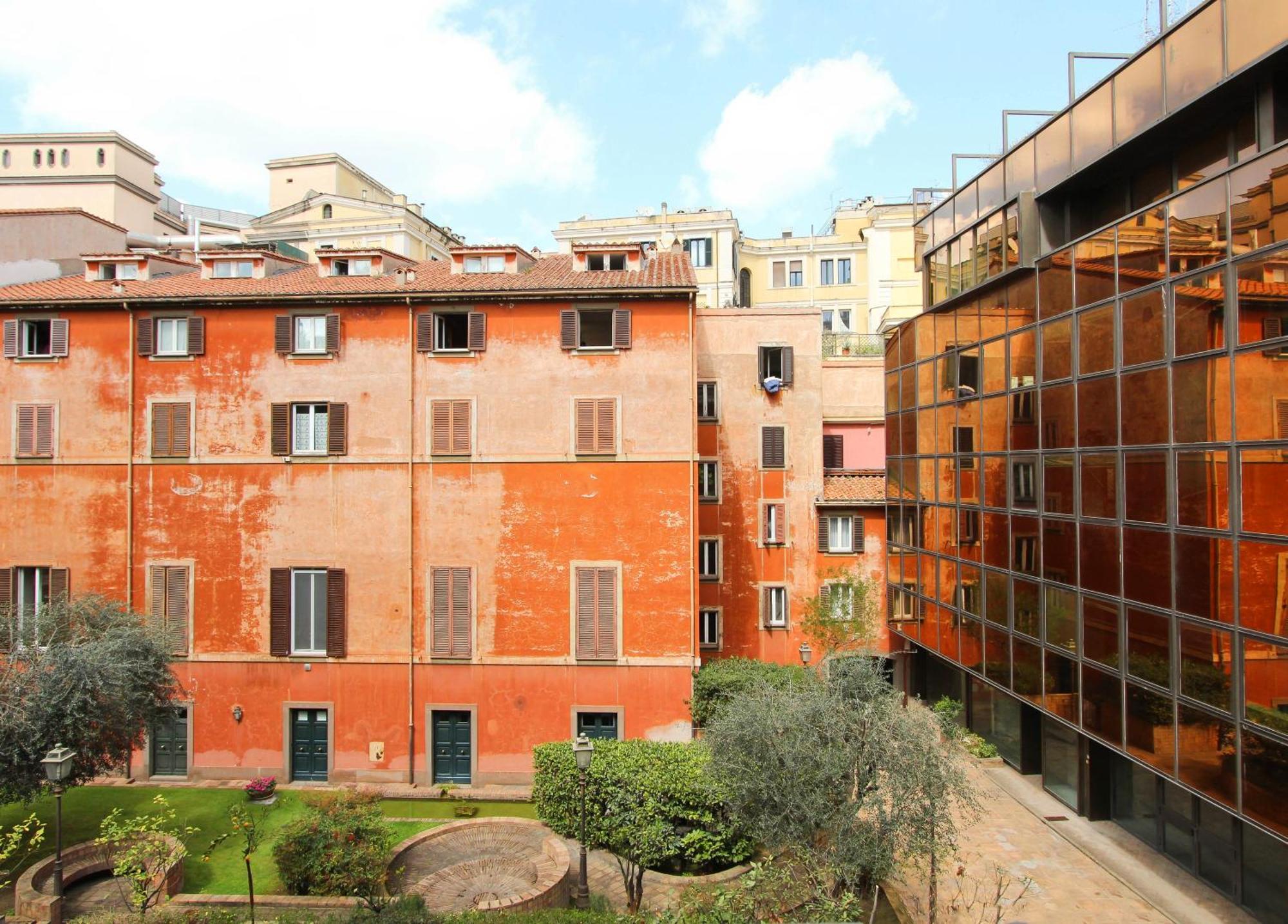 Saturno In Trevi Apartment Rome Exterior photo